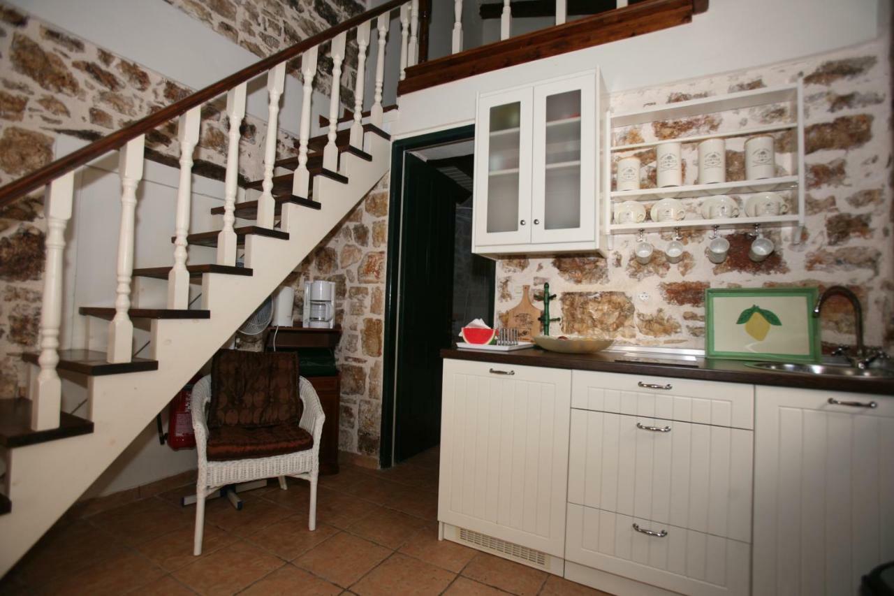 Christina'S Stone Cottage Kassiopi Exteriör bild