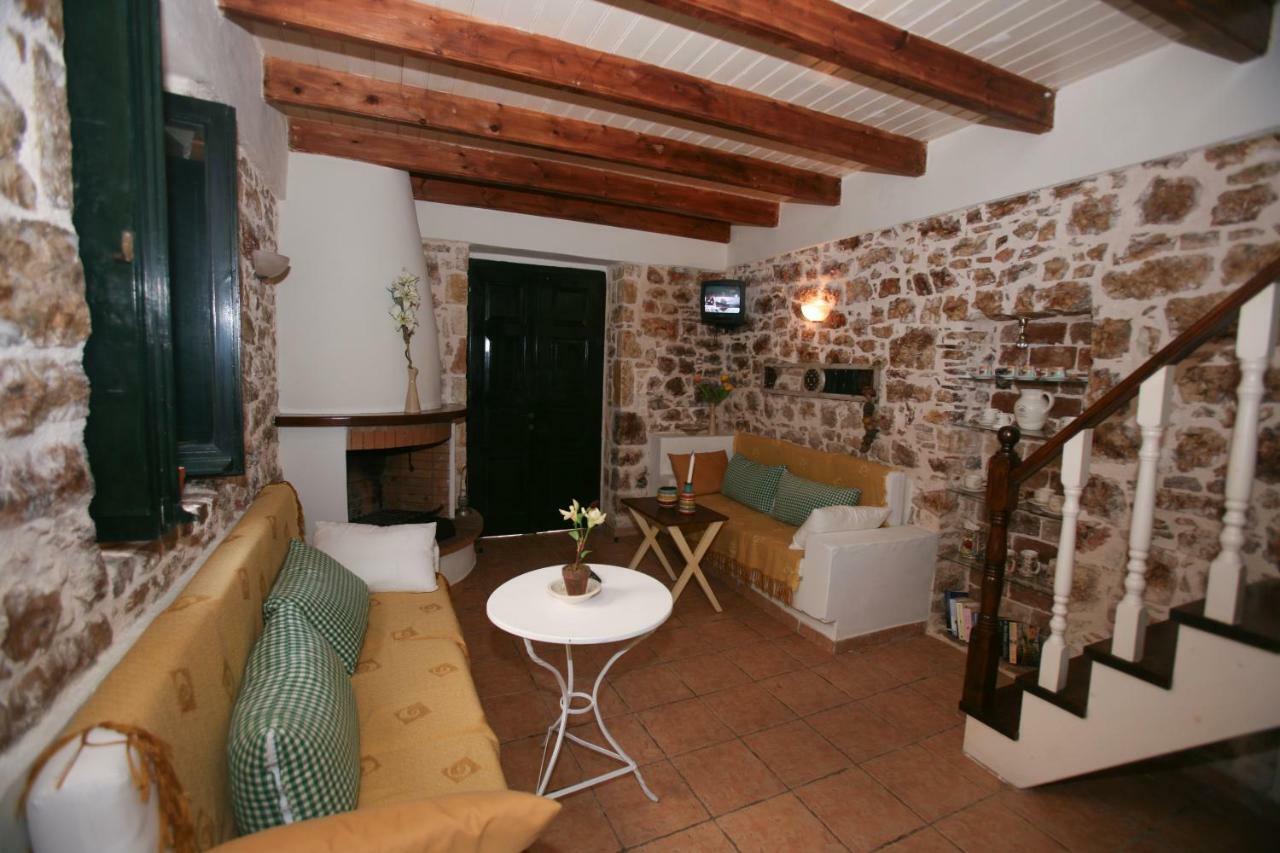 Christina'S Stone Cottage Kassiopi Exteriör bild