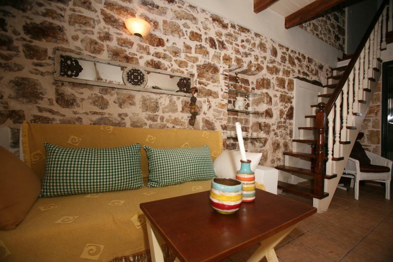 Christina'S Stone Cottage Kassiopi Exteriör bild