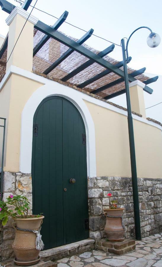 Christina'S Stone Cottage Kassiopi Exteriör bild
